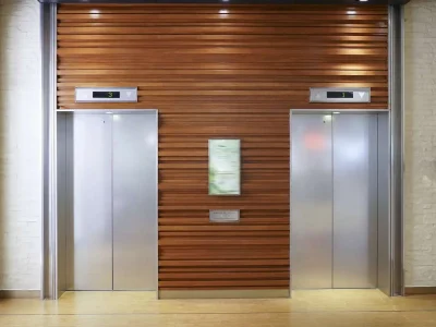 closed-lift-door-1051317118-5c64607a46e0fb0001587ce5